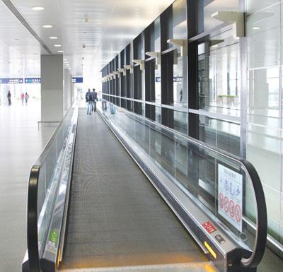 >> 自動(dòng)人行道