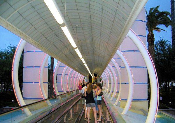 巴利斯戶外自動扶梯圖片