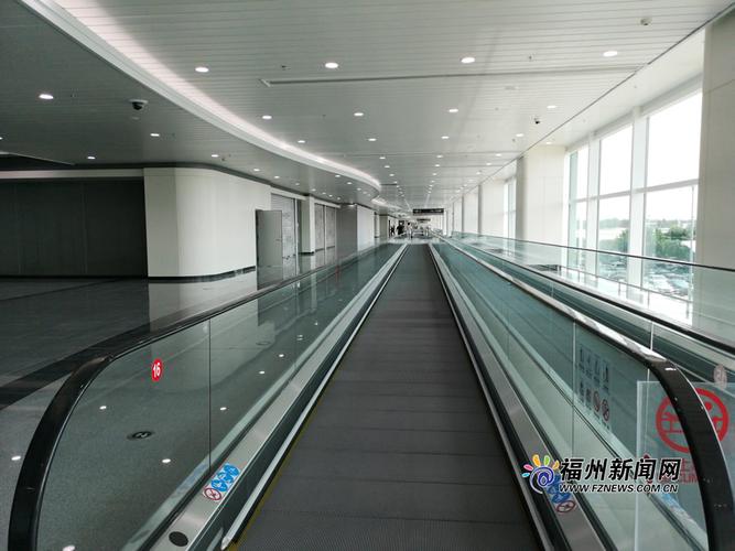 國(guó)內(nèi)出發(fā)候機(jī)廳自動(dòng)步道