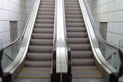 自動扶梯,自動人行道的制造,安裝,維修;銷售:本公司生產的產品;從事