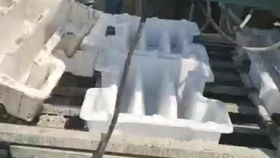 河南冠福全自動路面彩磚機設(shè)備生產(chǎn)視頻,水泥面包磚機試機視頻,人行步道磚機設(shè)備