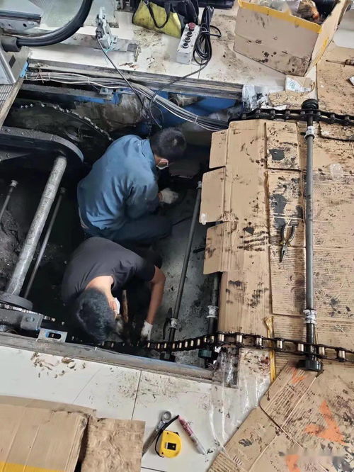 航站區(qū)管理部完成a區(qū)平臺自動扶梯維修工作