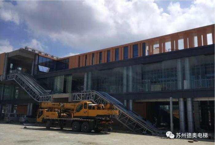 蘇州德奧電梯入駐南京航空航天大學(xué)天目湖校區(qū),為老師和莘莘學(xué)子們提供安全、舒適的乘梯體驗(yàn)!